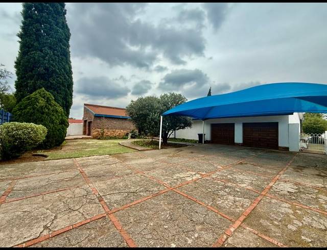 4 BEDROOM HOUSE FOR SALE IN VANDERBIJLPARK SW 1